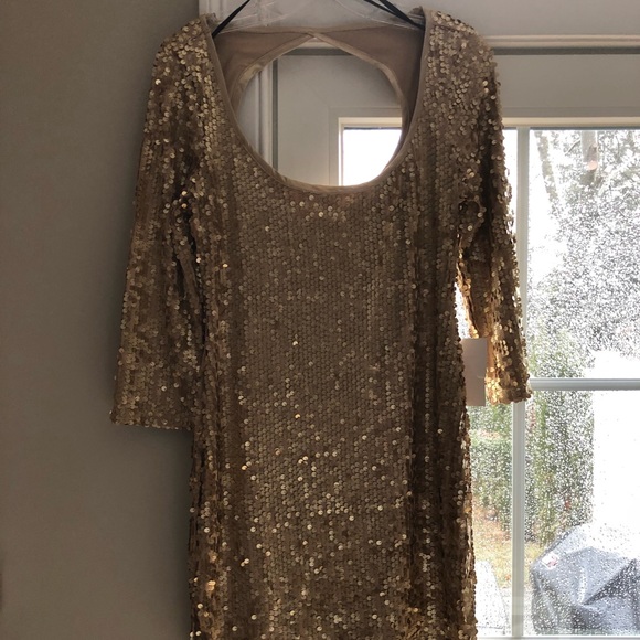 Arden B Dresses & Skirts - Arden B gold sequin dress